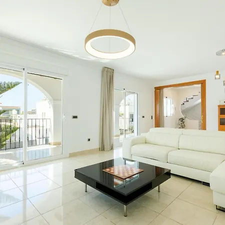 Luna Ibiza Centre 8 Pax Villa *