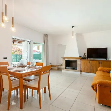 Luna Ibiza Centre 8 Pax *