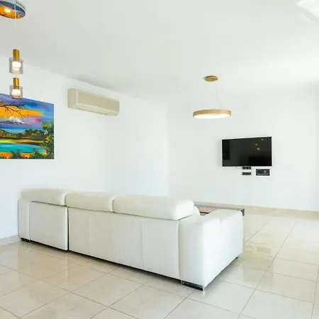 Luna Ibiza Centre 8 Pax * Puig D'en Valls