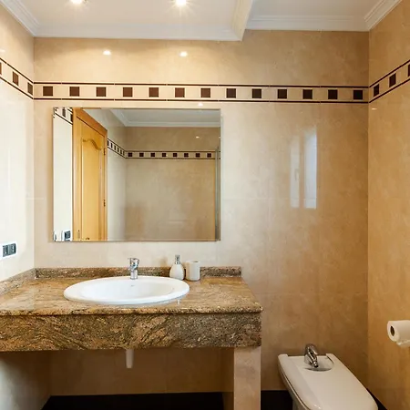 Luna Ibiza Centre 8 Pax Villa *