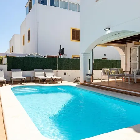 Luna Ibiza Centre 8 Pax Villa *